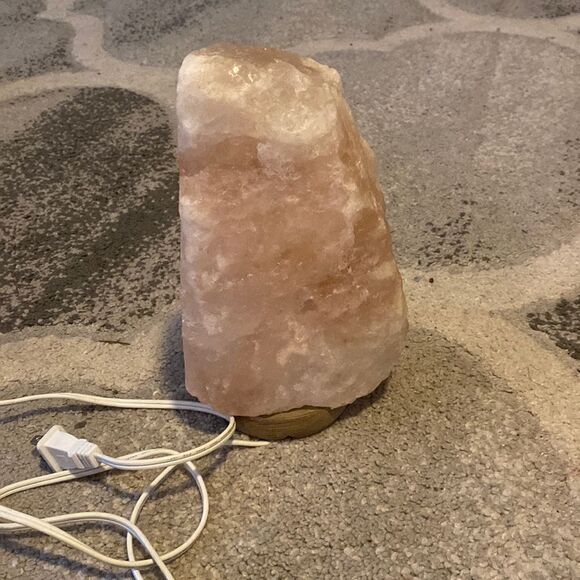 Himalayan Salt Lamp  - Picture 1 of 7